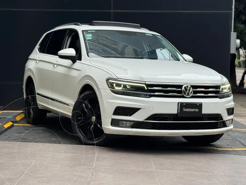 Foto Volkswagen Tiguan Highline usado (2021) color Blanco precio $485,000