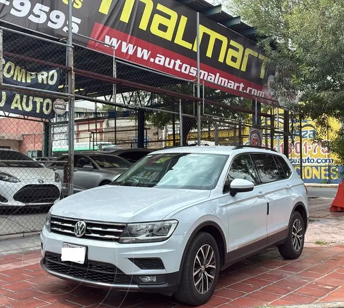 Foto Volkswagen Tiguan Comfortline 5 Asientos Piel usado (2018) color Gris precio $325,000