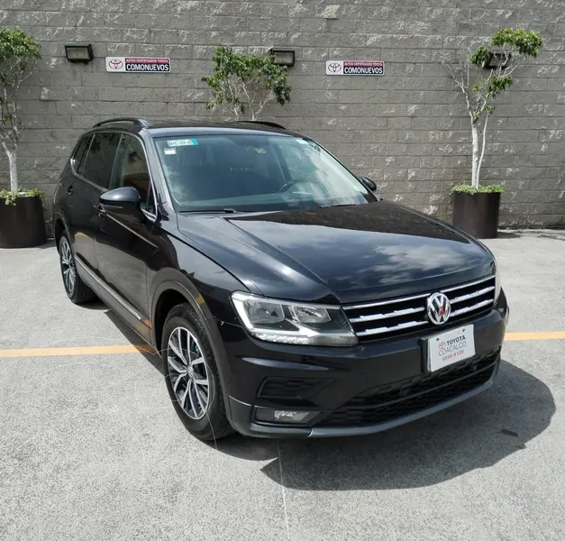 Foto Volkswagen Tiguan Comfortline usado (2018) color Negro precio $372,000