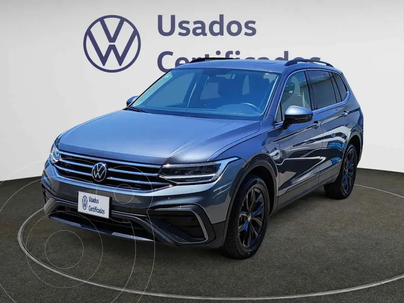 Foto Volkswagen Tiguan Comfortline 5 Asientos usado (2023) color Gris financiado en mensualidades(enganche $125,595 mensualidades desde $9,608)