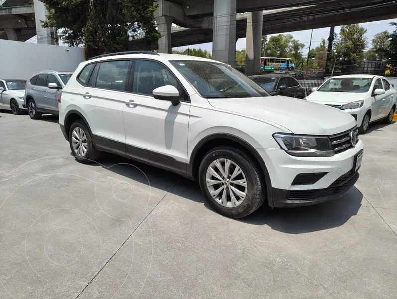 Foto Volkswagen Tiguan Trendline Plus usado (2018) color Blanco precio $289,000