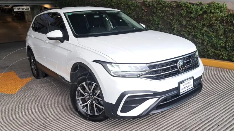 Foto Volkswagen Tiguan Trendline Plus usado (2023) color Blanco precio $480,000