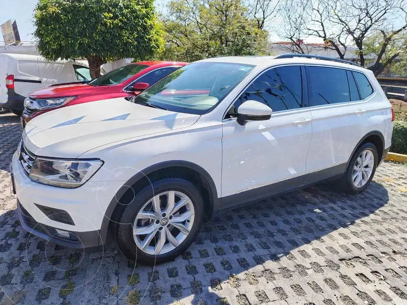 Foto Volkswagen Tiguan Comfortline 3era Fila usado (2021) color Blanco precio $428,000