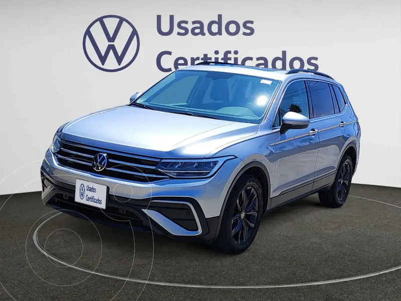 Foto Volkswagen Tiguan Comfortline 5 Asientos usado (2024) color Plata financiado en mensualidades(enganche $155,570 mensualidades desde $11,901)