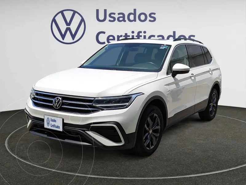Foto Volkswagen Tiguan Comfortline 5 Asientos usado (2023) color Blanco financiado en mensualidades(enganche $131,045 mensualidades desde $10,025)