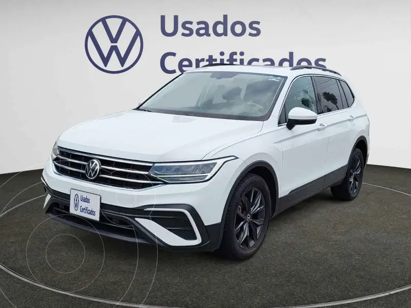 Foto Volkswagen Tiguan Comfortline 7 Asientos usado (2023) color Blanco financiado en mensualidades(enganche $128,320 mensualidades desde $9,817)