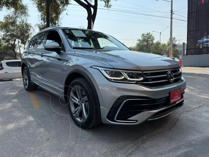 Foto Volkswagen Tiguan 2.0L R-Line usado (2024) color Gris precio $665,000
