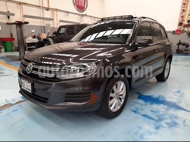 foto Volkswagen Tiguan 5P SPORT | STYLE 1.4T DSG QCP BARRAS/TOLDO RA-17 usado (2016) color Gris precio $259,000