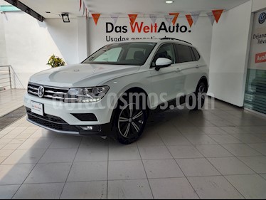 foto Volkswagen Tiguan Comfortline 7 Asientos Tela usado (2019) color Blanco precio $429,000