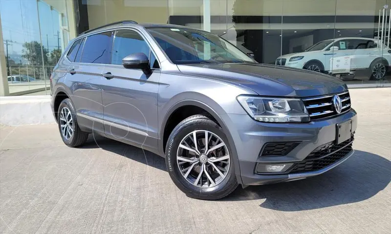 Foto Volkswagen Tiguan Comfortline usado (2018) color Gris Oscuro precio $335,000