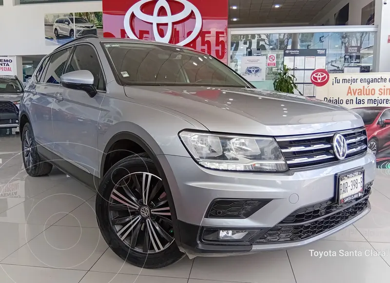 Foto Volkswagen Tiguan Comfortline 5 Asientos Piel usado (2019) color Gris financiado en mensualidades(enganche $142,120 mensualidades desde $6,106)