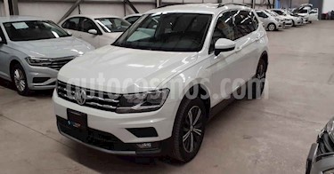 foto Volkswagen Tiguan 5p Confortline L4/1.4/T Aut Piel usado (2019) color Plata precio $357,800