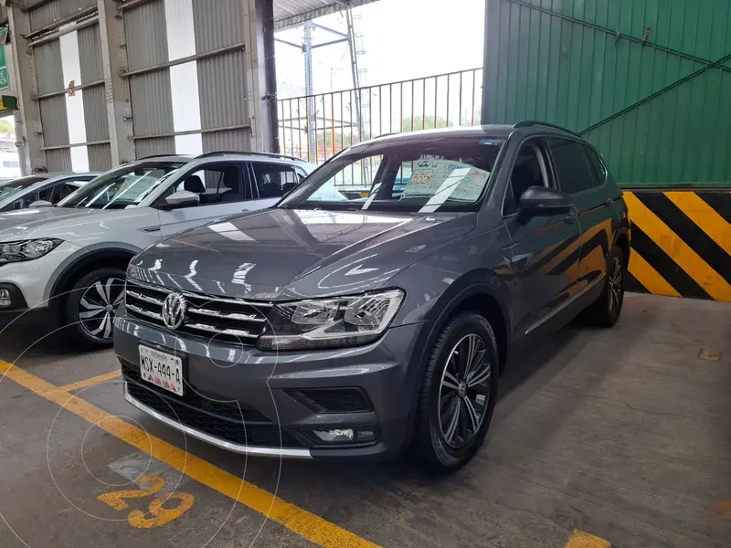 Foto Volkswagen Tiguan Comfortline usado (2019) color Gris Platino financiado en mensualidades(enganche $100,500 mensualidades desde $7,500)