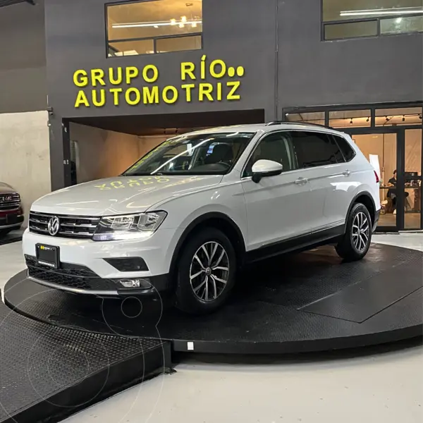 Foto Volkswagen Tiguan Comfortline usado (2018) color Gris precio $319,000