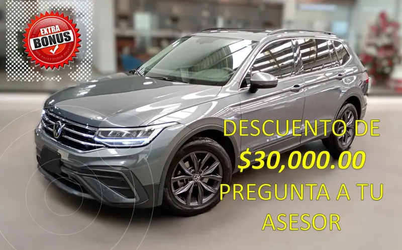 Foto Volkswagen Tiguan Comfortline 5 Asientos usado (2023) color Gris financiado en mensualidades(enganche $184,713 mensualidades desde $8,390)