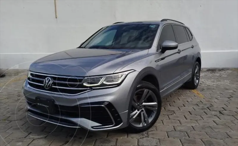 Foto Volkswagen Tiguan 1.4L R-Line usado (2024) color plateado precio $615,000