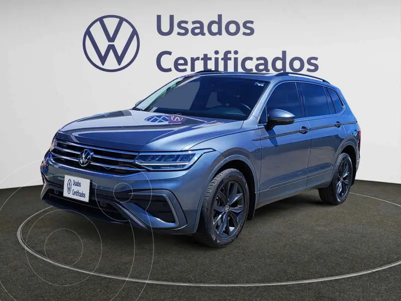 Foto Volkswagen Tiguan Comfortline 5 Asientos usado (2024) color Gris precio $550,900