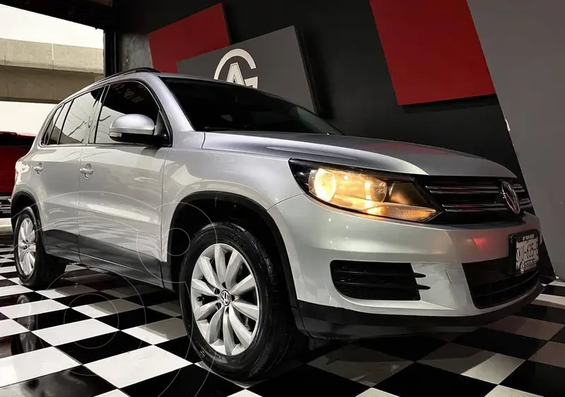 Foto Volkswagen Tiguan Sport & Style 1.4 usado (2016) color Plata precio $239,000