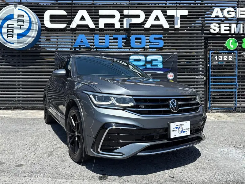 Foto Volkswagen Tiguan 1.4L R-Line usado (2023) color Gris precio $569,000