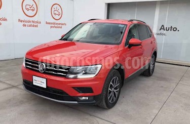 foto Volkswagen Tiguan Comfortline 5 Asientos Piel usado (2018) color Naranja precio $402,990