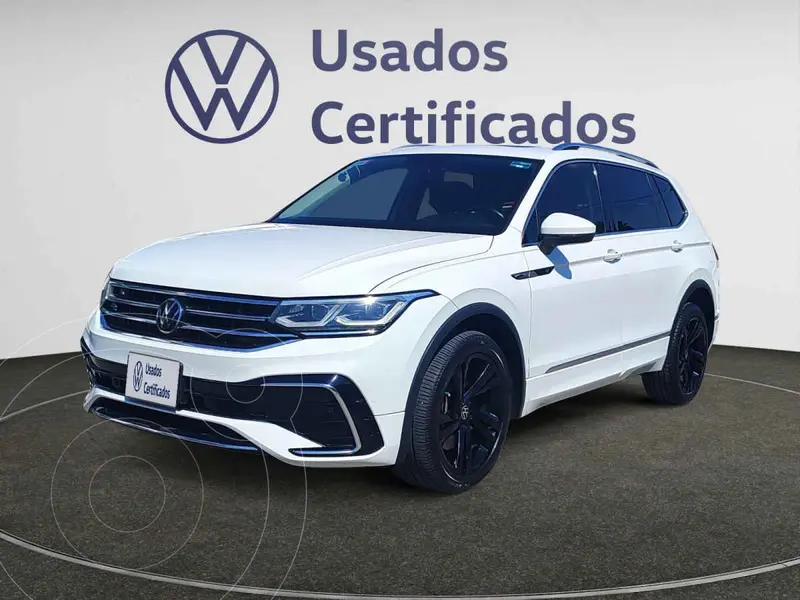 Foto Volkswagen Tiguan 2.0L R-Line usado (2022) color Blanco financiado en mensualidades(enganche $163,745 mensualidades desde $12,527)