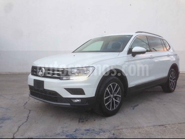 Foto Volkswagen Tiguan Comfortline 5 Asientos Piel usado (2018) color Blanco precio $347,900