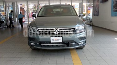 foto Volkswagen Tiguan Highline usado (2019) color Gris Platino precio $493,000