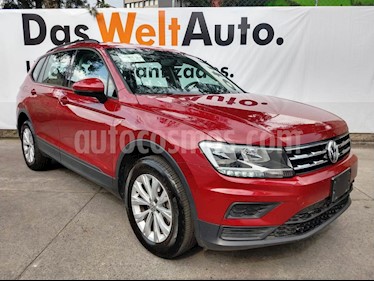 Foto venta Auto usado Volkswagen Tiguan Trendline Plus (2018) color Rojo Rubi precio $338,000