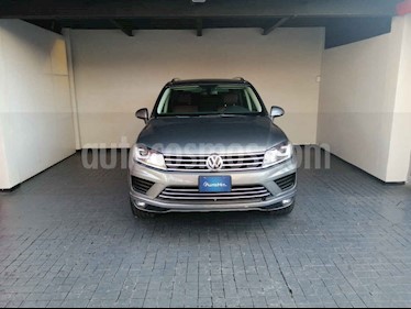 Volkswagen Touareg 5p V6/3.0/TDI Aut usado (2016) color Gris precio $493,000