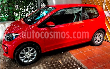 Volkswagen up! 3P 1.0 high up! usado (2015) color Rojo Flash precio $330.000