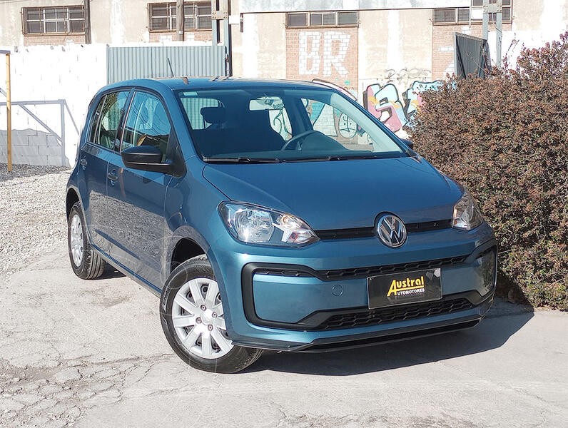 Foto Volkswagen up! 5P 1.0 white up! 2016/17 usado (2018) color Azul financiado en cuotas(anticipo $1.750.000)