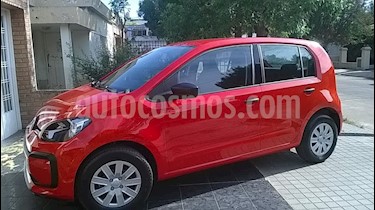 Volkswagen up! 5P 1.0 take up! usado (2017) color Rojo Flash precio $600.000