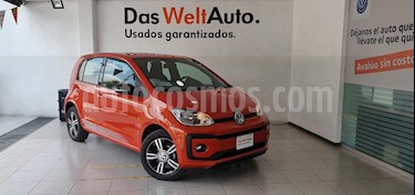 foto Volkswagen up! Connect usado (2018) color Naranja Metálico precio $209,000