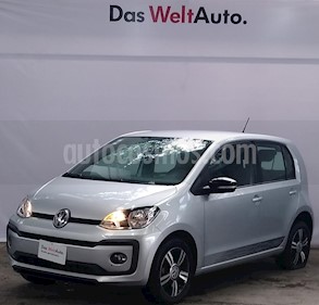 foto Volkswagen up! Connect usado (2018) color Plata precio $180,000