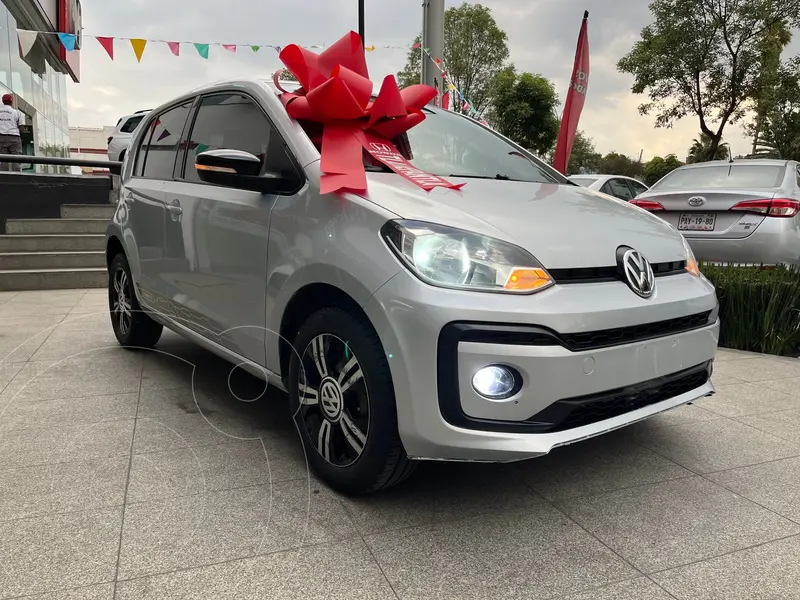 Foto Volkswagen up! Connect usado (2018) color plateado precio $172,900