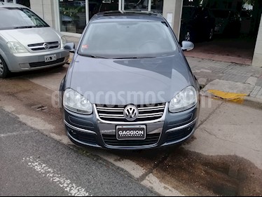 Foto venta Auto Usado Volkswagen Vento 2.5 FSI Advance Plus (2008) color Gris Platino