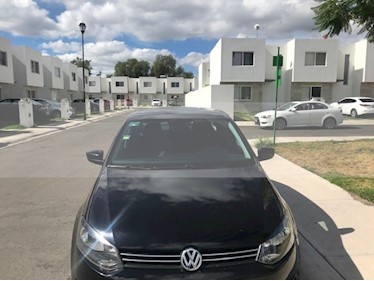 foto Volkswagen Vento Active Aut usado (2014) color Negro Profundo precio $124,000