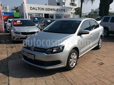 Foto venta Auto Seminuevo Volkswagen Vento Active (2014) color Plata precio $135,000