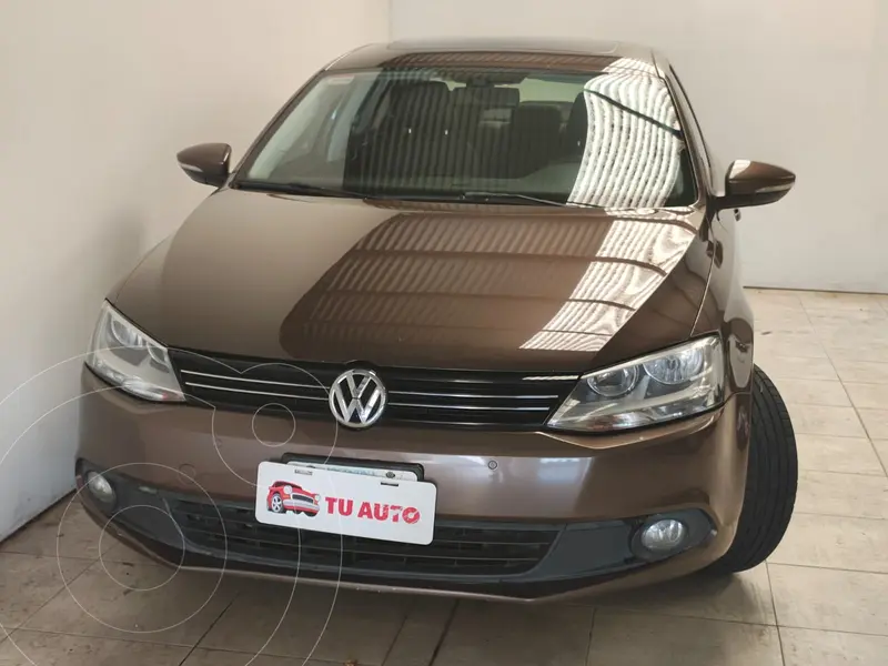 Foto Volkswagen Vento 2.5 FSI Luxury usado (2011) color Marron precio $15.500.000