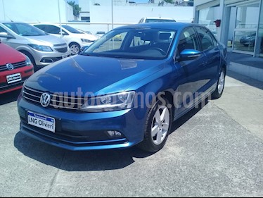 foto Volkswagen Vento 1.4 TSI Comfortline usado (2017) color Azul Seda precio $980.000
