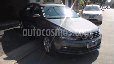 foto Volkswagen Vento 2.5 FSI Advance Tiptronic (170Cv) usado (2016) color Gris Platinium precio $899.900