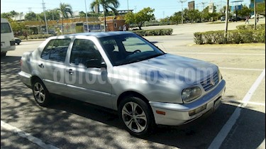 Foto venta carro usado Volkswagen Vento CL L4 1.8i 8V (1998) color Plata precio u$s1.600