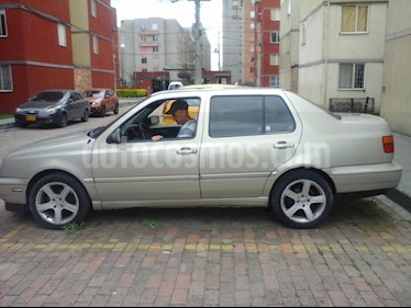 Volkswagen Vento 1.6L Comfortline usado (1999) color Plata precio $10.000.000