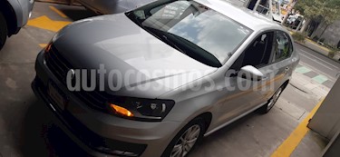 foto Volkswagen Vento Comfortline Aut usado (2018) color Plata Reflex precio $184,000