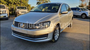 foto Volkswagen Vento Comfortline Aut usado (2018) color Plata precio $153,800