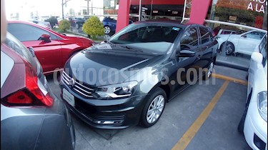 Foto venta Auto Seminuevo Volkswagen Vento Comfortline Aut (2018) color Gris Carbono