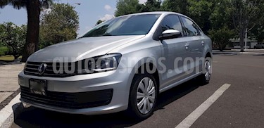 foto Volkswagen Vento Comfortline Aut usado (2017) color Plata precio $145,000