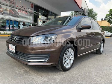 Foto Volkswagen Vento Comfortline Aut usado (2017) color Marron precio $178,000