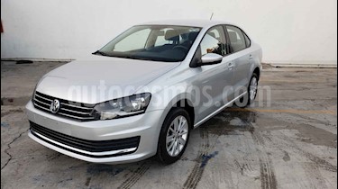 foto Volkswagen Vento Comfortline Aut usado (2019) color Plata precio $179,800