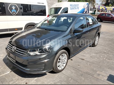 Foto Volkswagen Vento Comfortline Aut usado (2018) color Gris Carbono precio $172,000